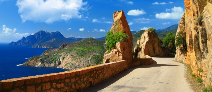 Louer une moto en Corse du Sud