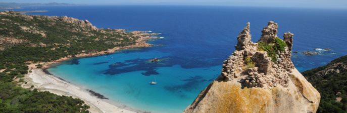 Bons plans pour profiter des plages en Corse à moindre coût