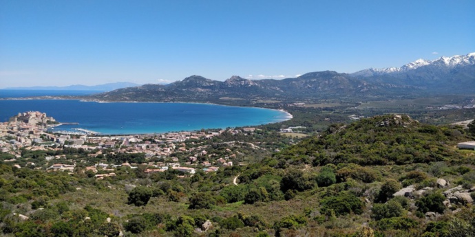 Escale de croisière à Calvi : profitez des belles plages à proximité