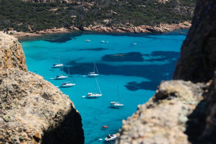 Louer un voilier pour profiter des plages corses