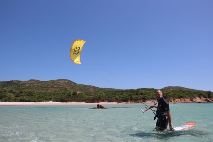 Apprendre le kitesurf en Corse