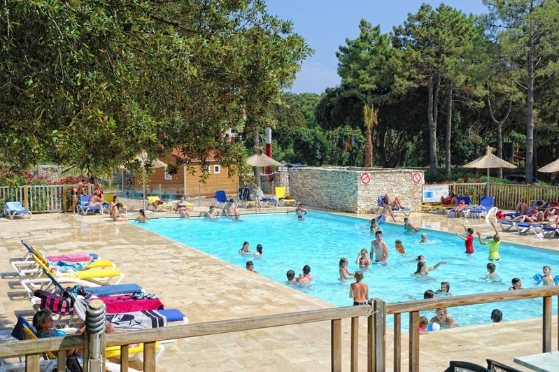 Pourquoi choisir le camping pour les vacances en Corse du Sud ?