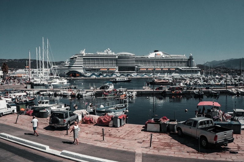 La Corse vue du pont : ce qui rend l'Île de Beauté incontournable dans une croisière en Méditerranée La Corse vue du pont : ce qui rend l'Île de Beauté incontournable dans une croisière en Méditerranée