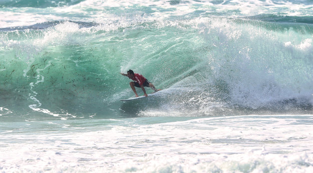 La fin de l'été, les plages pour les surfeurs corses