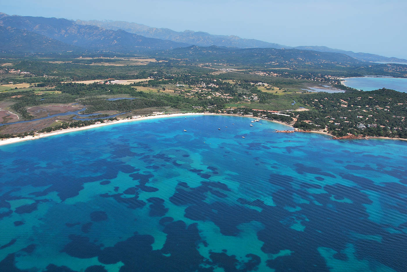 Plage De Cala Rossa Lecci De Porto Vecchio En Corse Du Sud plage-de-cala-rossa-lecci-de-porto-vecchio-en-corse-du-sud