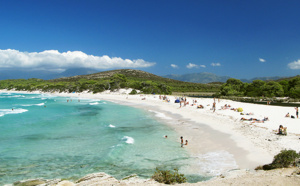 Bons plans pour profiter des plages en Corse à moindre coût