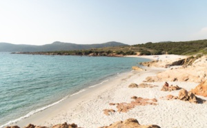 Découvrir les plages corses lors d'une croisière en bateau