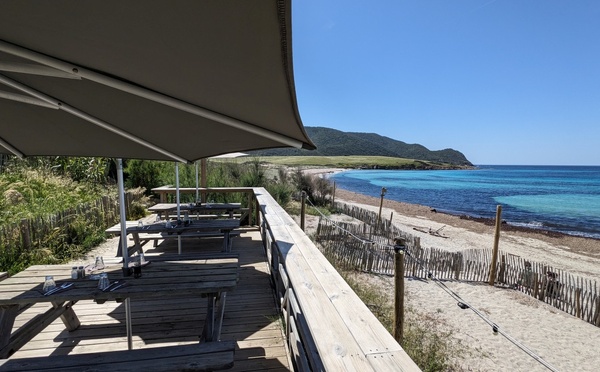Comment rejoindre les plus belles plages du Golfe d'Ajaccio sans voiture de location
